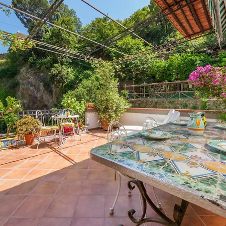 Holiday home Elegant Terrace