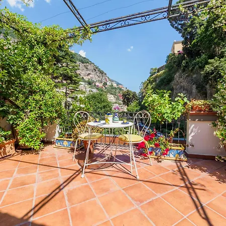 Elegant Terrace Holiday home *