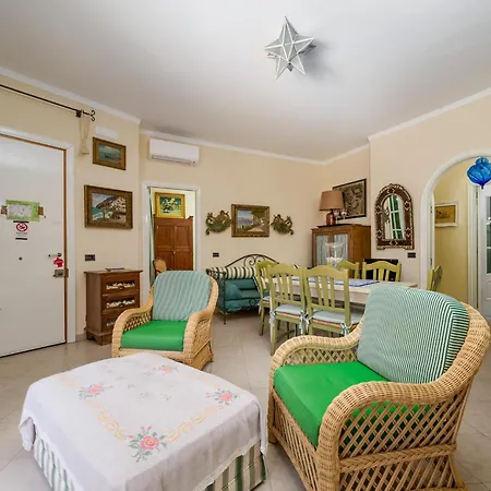 Elegant Terrace Holiday home Positano