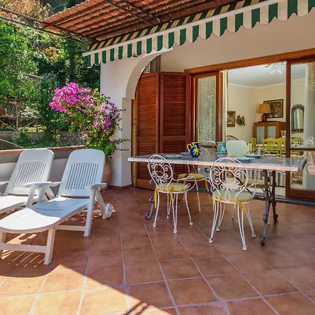 Elegant Terrace Holiday home