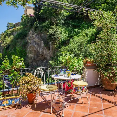 Elegant Terrace Holiday home *